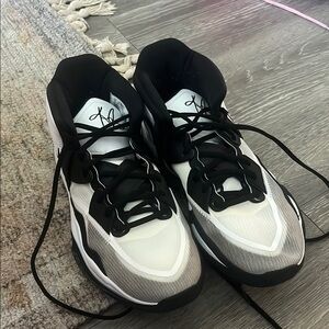 Nike Kyrie Irving Sneakers
